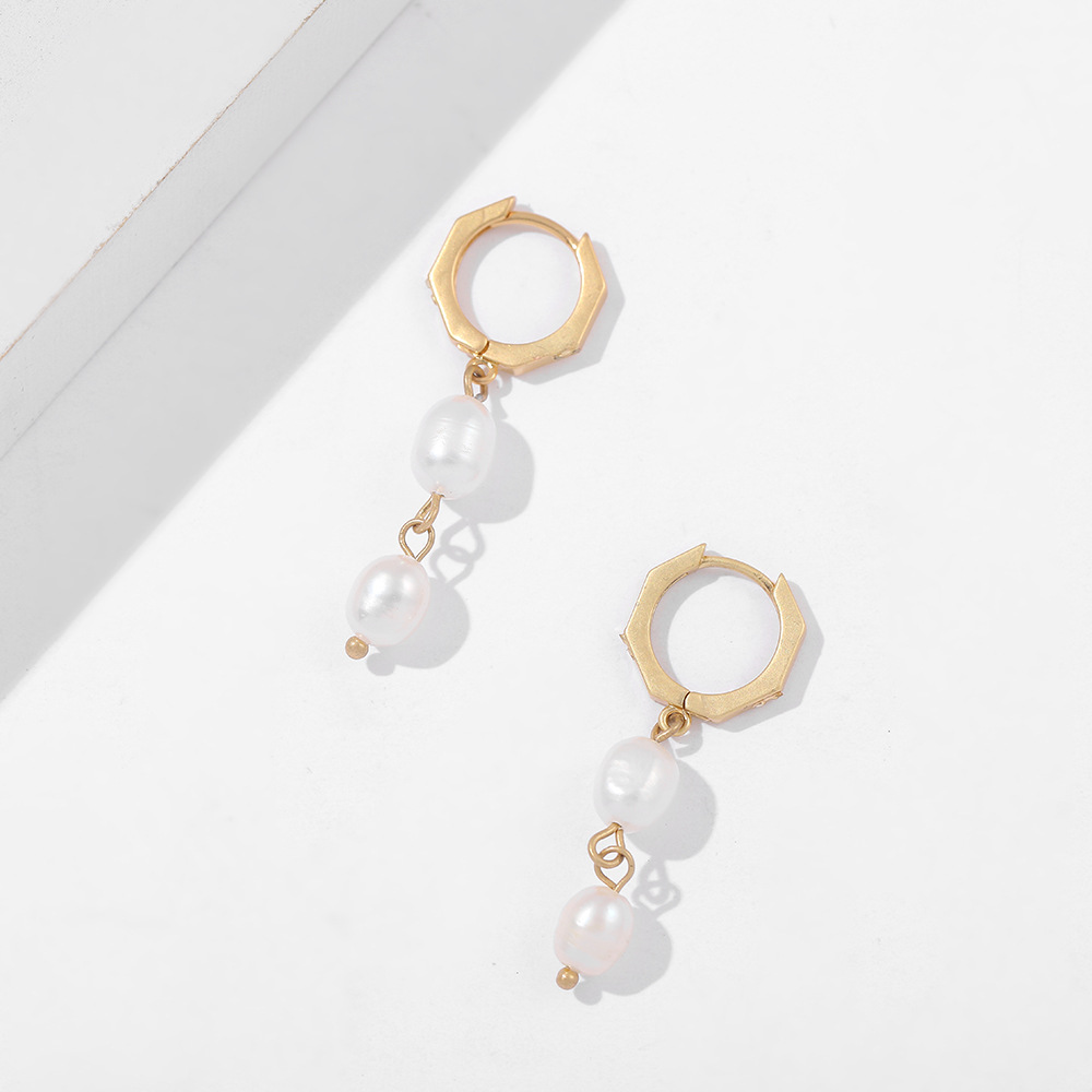 New Simple Imitation Pearl Long Earrings display picture 4