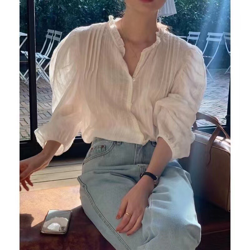 Spring/Summer 2024 commuter cute lace V-neck short solid color shirt French puff sleeve age-reducing casual shirt