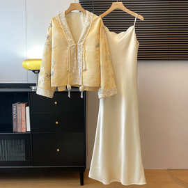 好质量中式古典气质盘扣亮片拼接上衣搭配民族风缎面吊带两件套