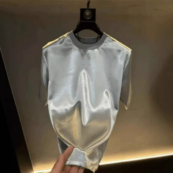 Модные короткие рукава 2025 новые мужские дикие полукруса с круглым вырезом повседневные мужские тренды сплошной цвет тонкая уксусная кислота