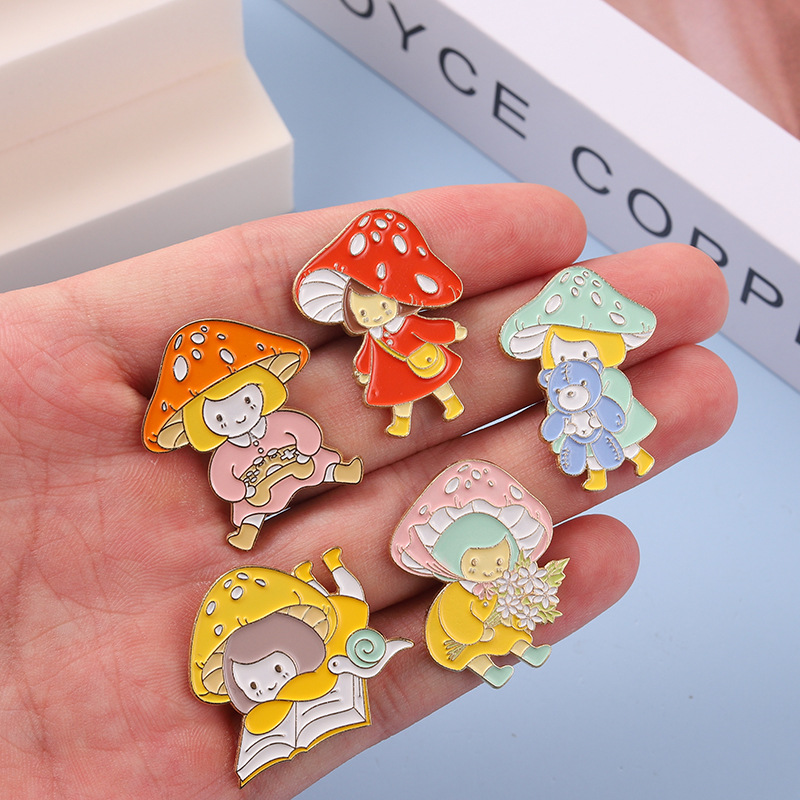Cartoon cute design brooch