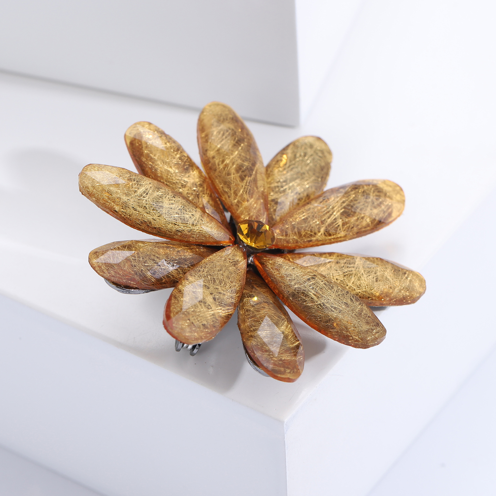 17g Weight Acrylic Inlay Material Brooches Classification Casual, Holiday, Banquet Occasion Alloy Material Flower Pattern All Seasons Season Women's Gender Inlay Design Simple Style Style Simple Style Pin Flower Alloy Inlay Acrylic Women's Brooches 33
