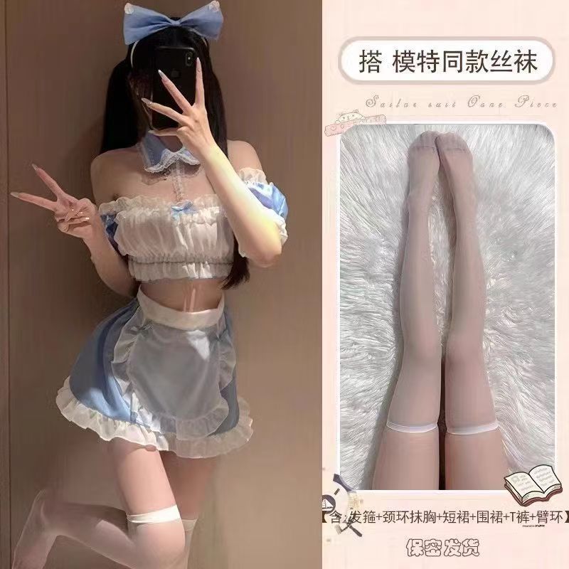 장난기 많은 메이드 슈트 + K 모델 매칭 양말