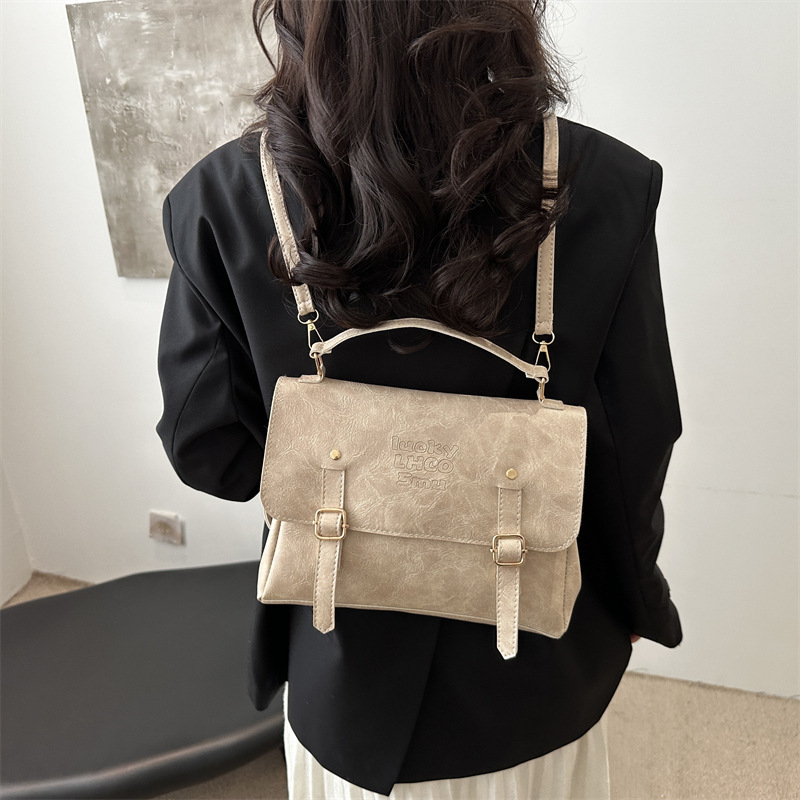 Xiaozhong otoño y invierno academia mochila de hombro para mujeres 2025 nuevo otoño y invierno mochila de mano de viaje mochila de gran capacidad libro