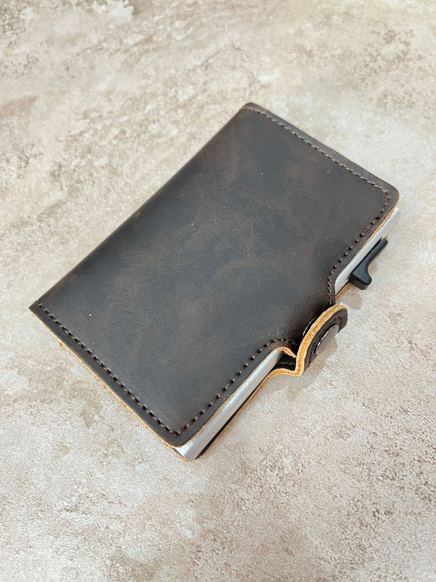 e72646895525b461c65580a7703778