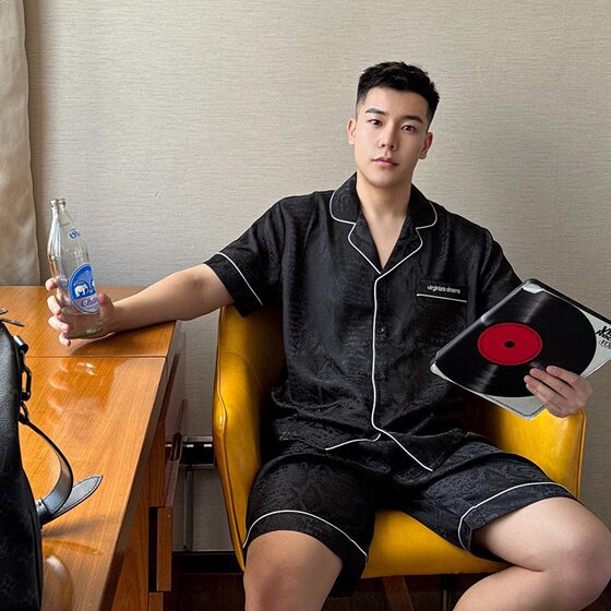 2024 New Aurora white satin couple pajamas men's and women's short-sleeved shorts home wear spring and summer one-piece delivery