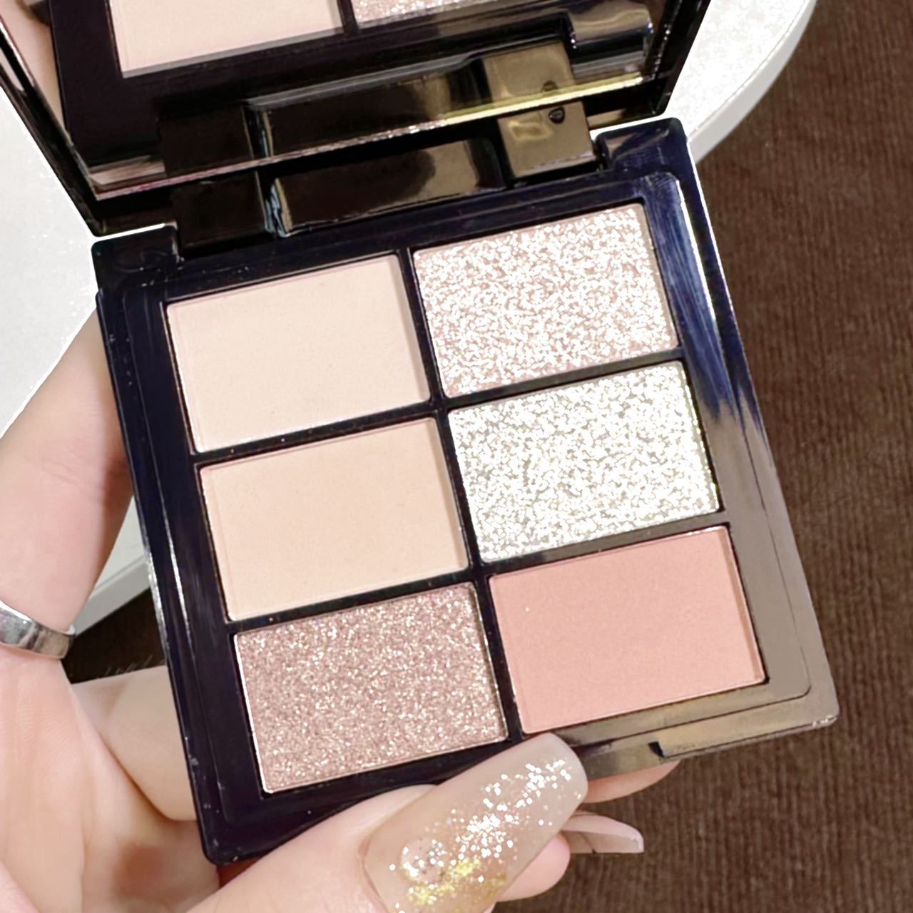 Série exclusive ErshiQI Dry Landscape, fard à paupières intégré à flash fin haute luminosité, réparation spéciale du visage Ins_voghion.com