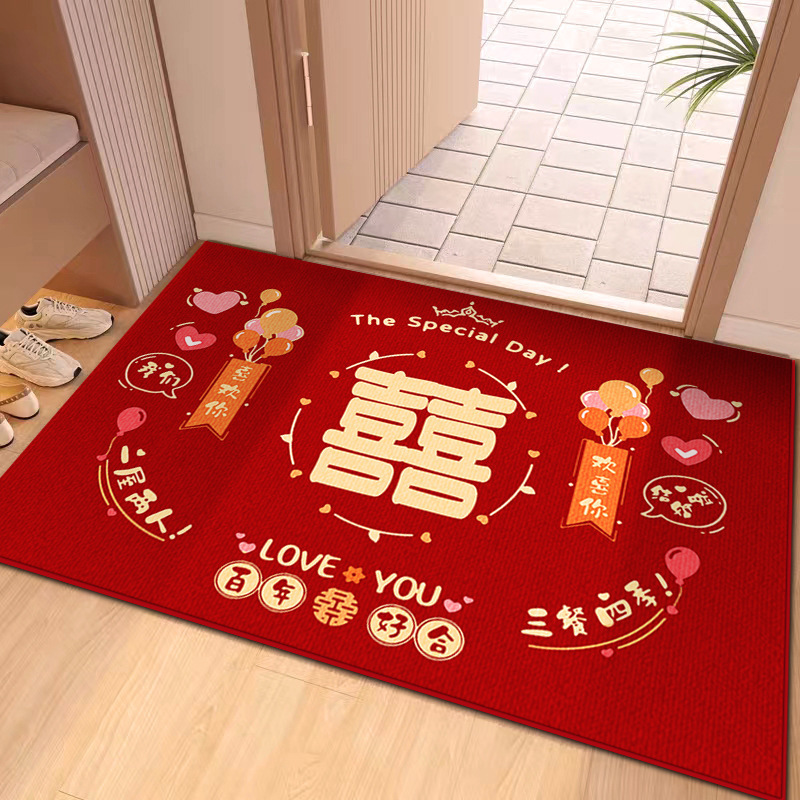 中国式の赤い喜慶紅のドアは家庭用の結婚部屋の装飾の水晶の絨毯のマットを敷きます。|undefined