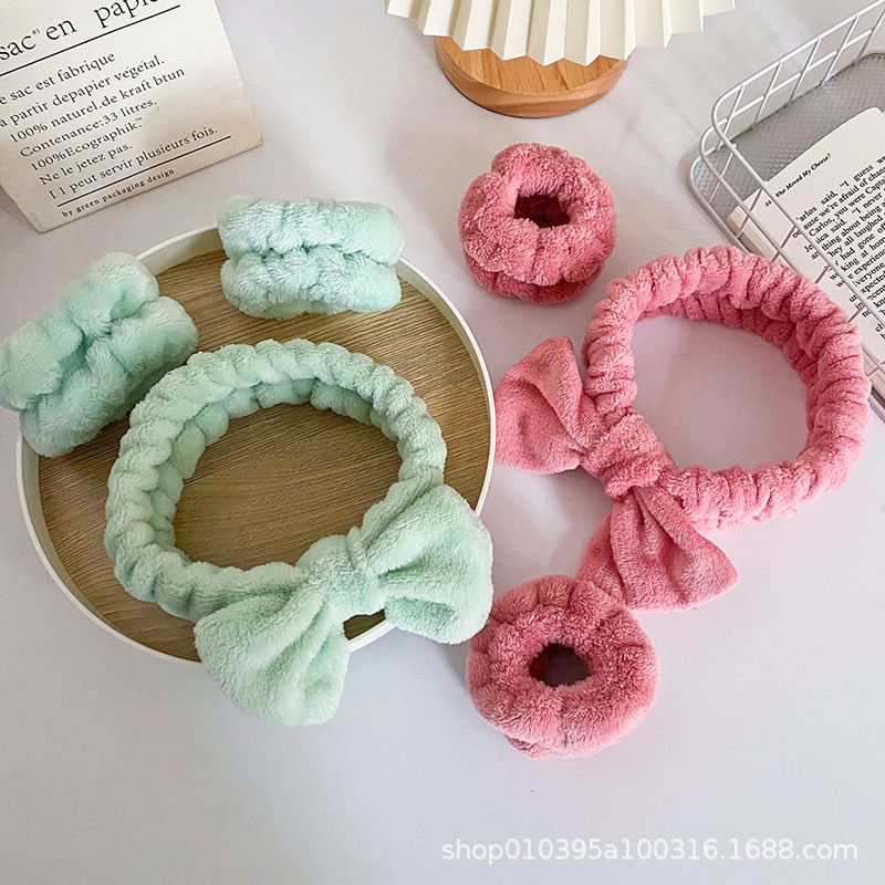 Europa y América franela arco banda de pelo femenino lavado de cara maquillaje diadema correa de muñeca traje pulsera de felpa a prueba de humedad artefacto