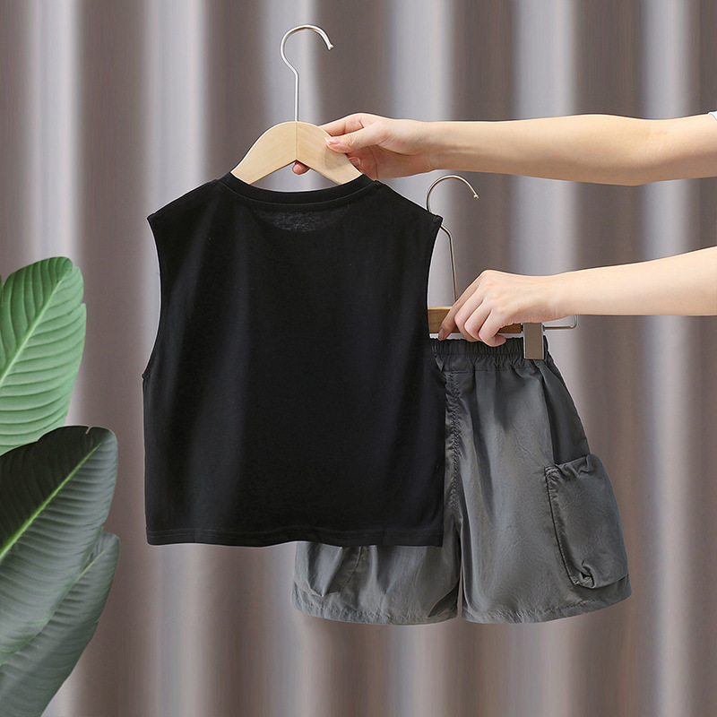 7404 Conjunto de chaleco con letras para niños Verano 2025 Nuevo traje para niños Versión coreana suelta y delgada de dos piezas sin mangas