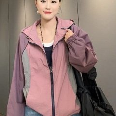ネットの赤い起爆金の両面を着て、色を合わせて帽子のコートを着て、2025春夏の新しいファッションのカジュアルな上着を着ます。