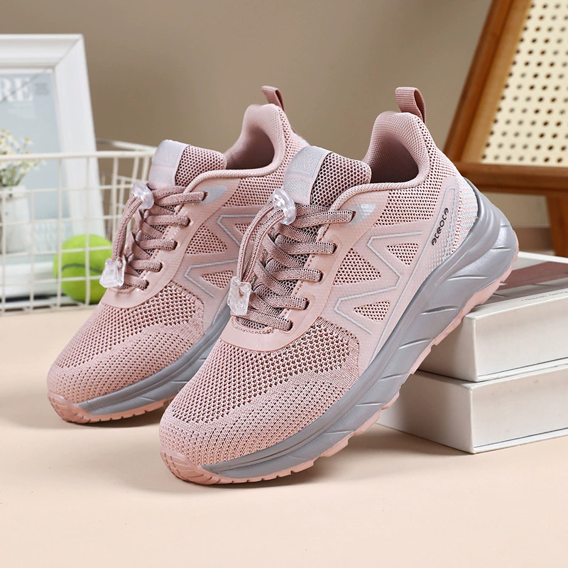 Легкие осенние туфли для мам, повседневная спортивная обувь для женщин среднего и старшего возраста, нескользящие прогулочные туфли на мягкой подошве, удобные и дышащие женские туфли для пожилых людей.