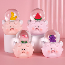 创意可爱水果猪水晶球卡通小猪仔发光小号水晶球树脂摆件厂家直销