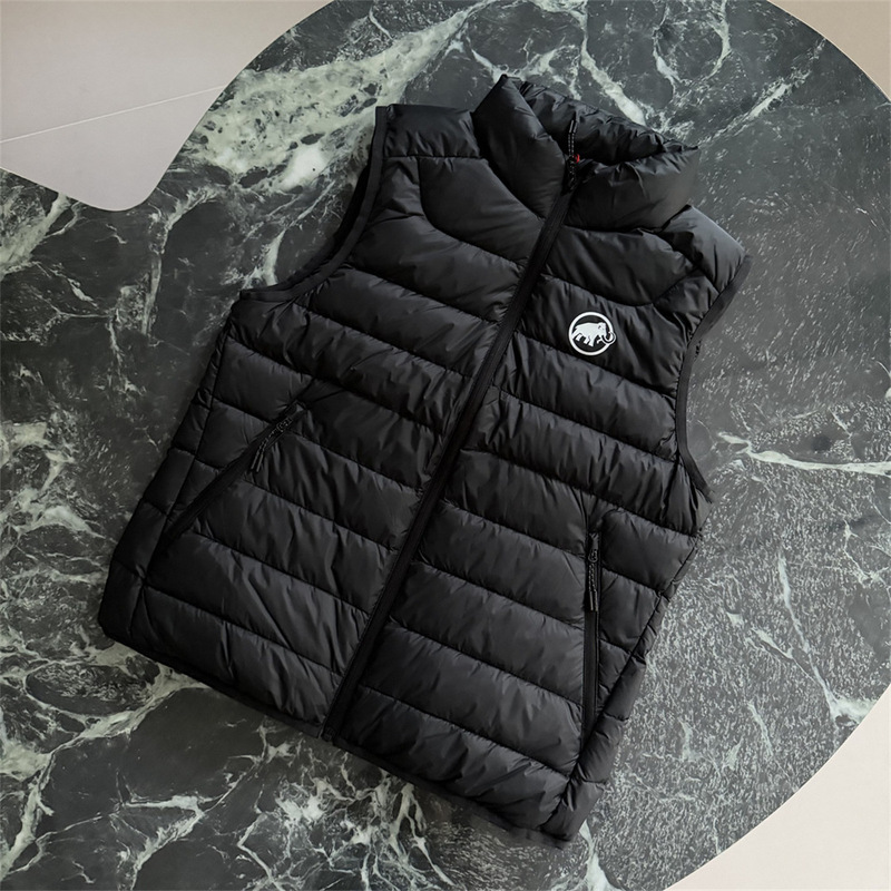 New Mammoth brand autumn and winter down vests for men and women, simple and lightweight, with a stand-up collar, couple's down jackets, couple's down vests New Mammoth brand autumn and winter down vests for men and women, simple and lightweight, with a stand-up collar, couple's down jackets, couple's down vests