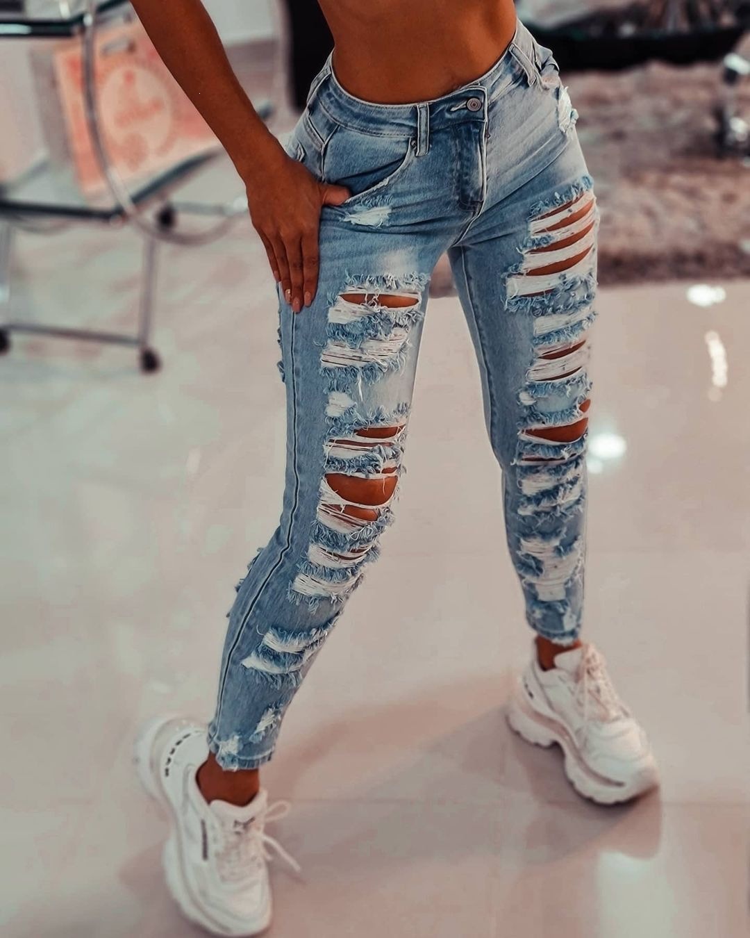 Jeans Ajustados con Rotos para Mujer, Mezclilla de Algodón y Poliéster, Alta Elasticidad image 7