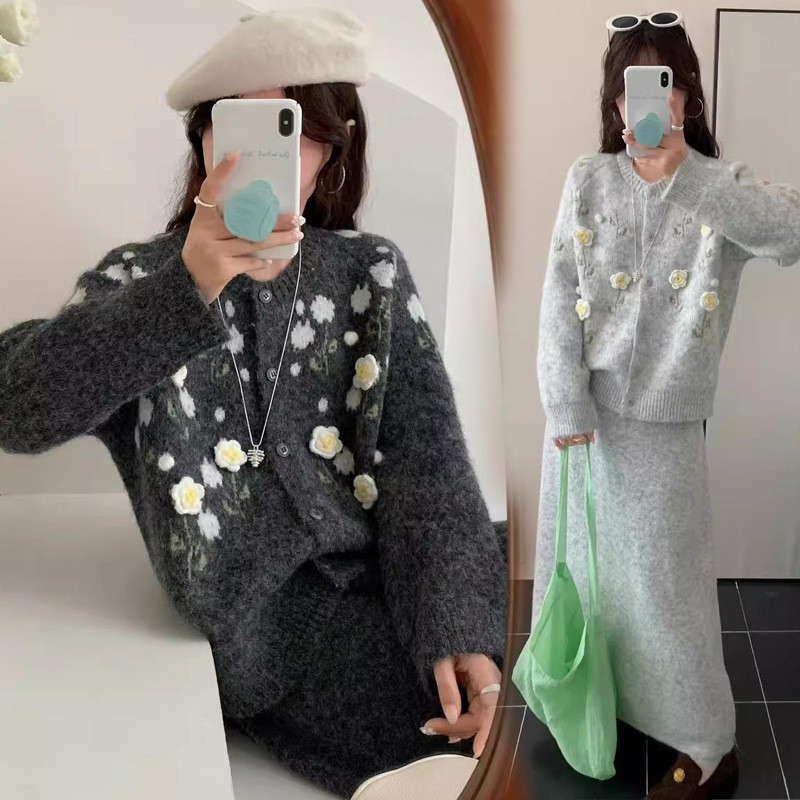 现货2025秋冬新款时尚重工订花显瘦减龄孕妇毛衣+半身裙孕妇套装|undefined