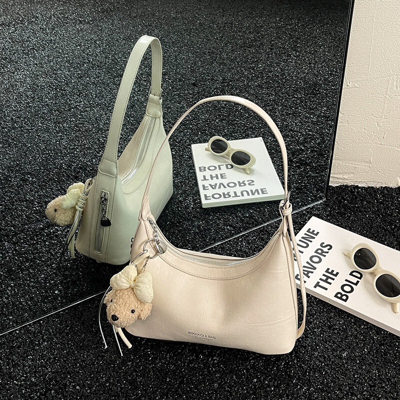 2026 popular cream-colored large-capacity underarm bag for women, dual-use as handbag or shoulder bag, versatile niche design fabric bag