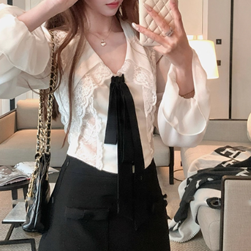 2026 Spring Apricot Short Long-Sleeve V-Neck Lace Shirt for Women, Autumn Layered French Retro Style Top