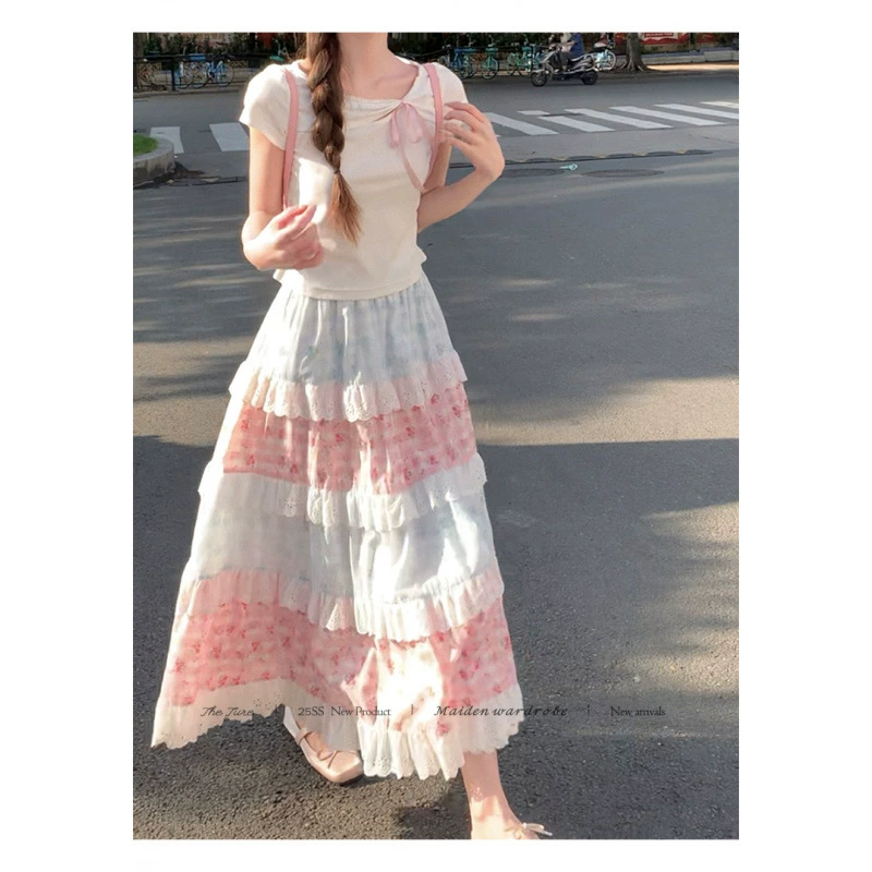 Футболка короткого кроя, комплект, тренд сезона