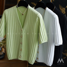 2022夏季新款減齡海星金屬扣豎條肌理短袖天絲針織衫純色V領開衫
