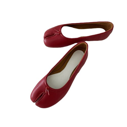 2024 New Split Toe Shoes Pig's Trotter Shoes Women's Spring Soft Sole Little Red Shoes Flat Shoes Women's Soft Sole Sheepskin Pump Shoes