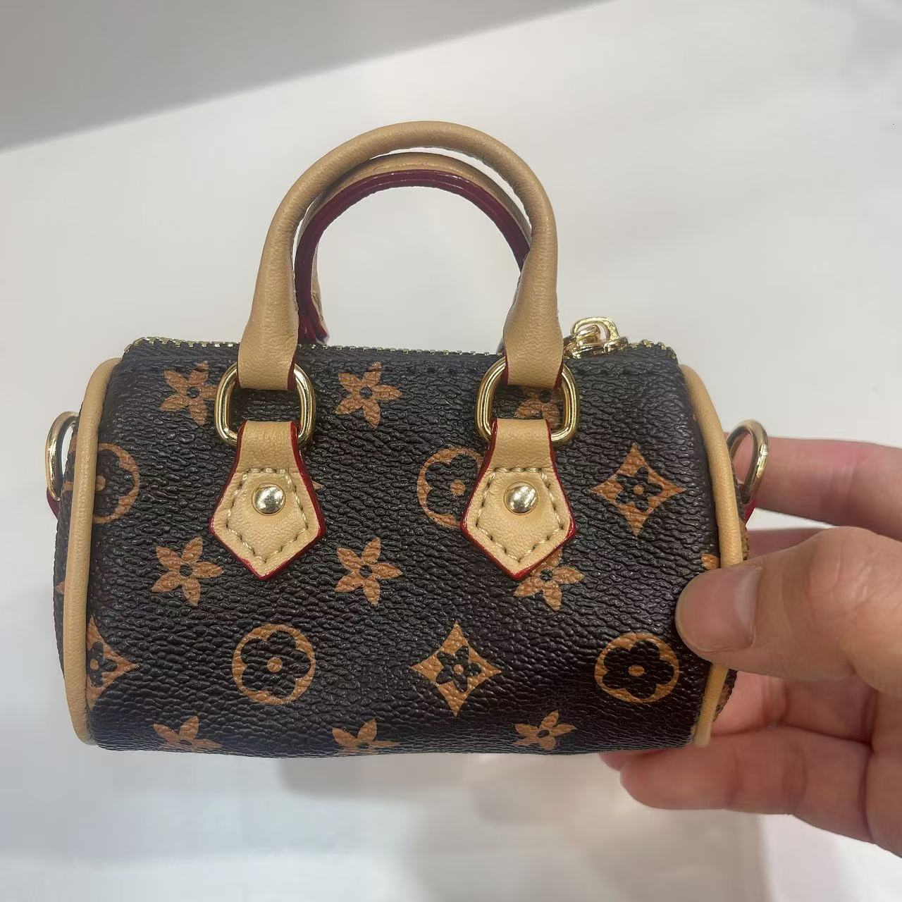 Mini monedero sobre rojo, bolso de concha para presbiterias, bolso para auriculares, llavero, bolso de tendencia creativa, colgante, joyería, moda