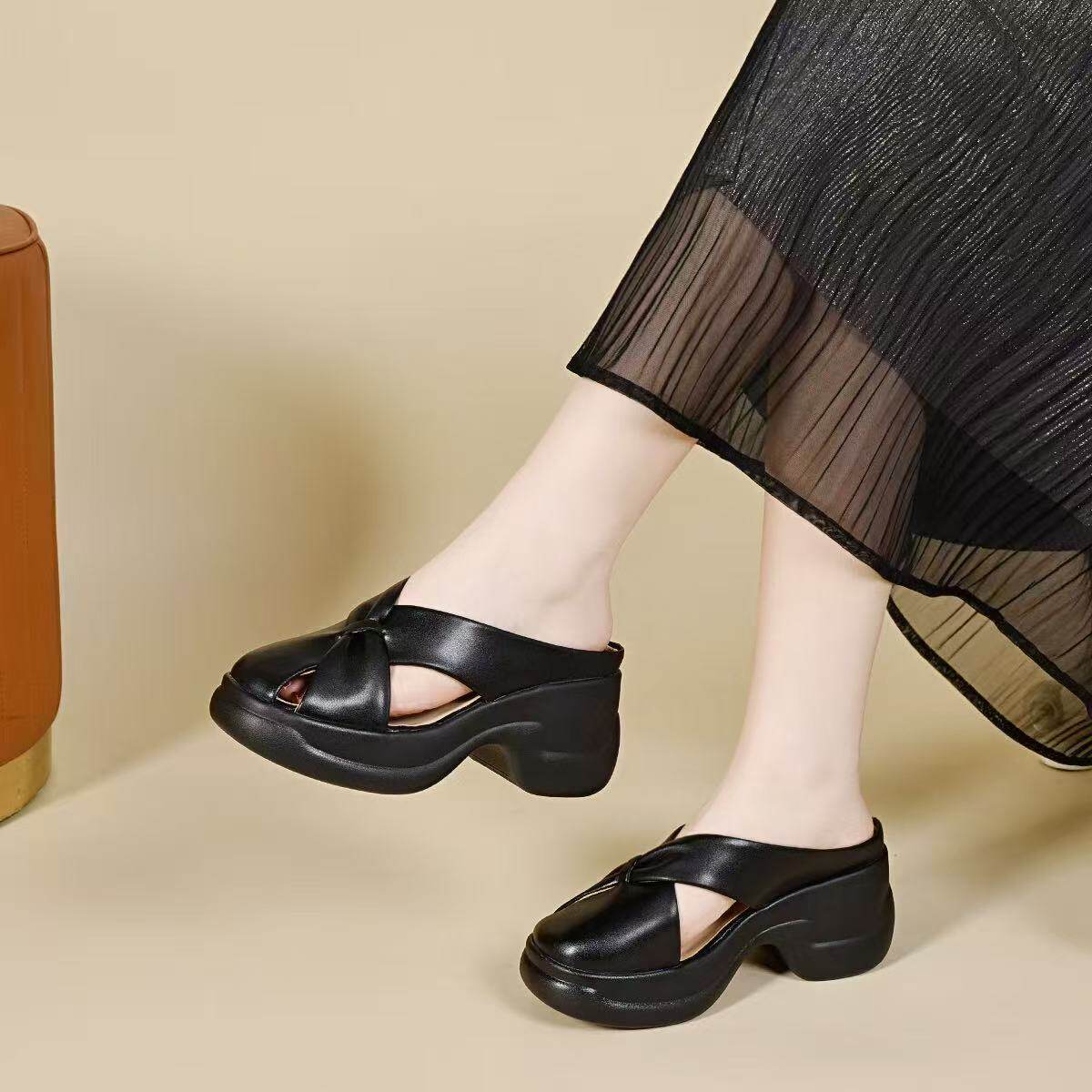 Dép sandal nữ da thật đế dày mũi trùm gót thấp chống trượt — màu đen chi tiết 3