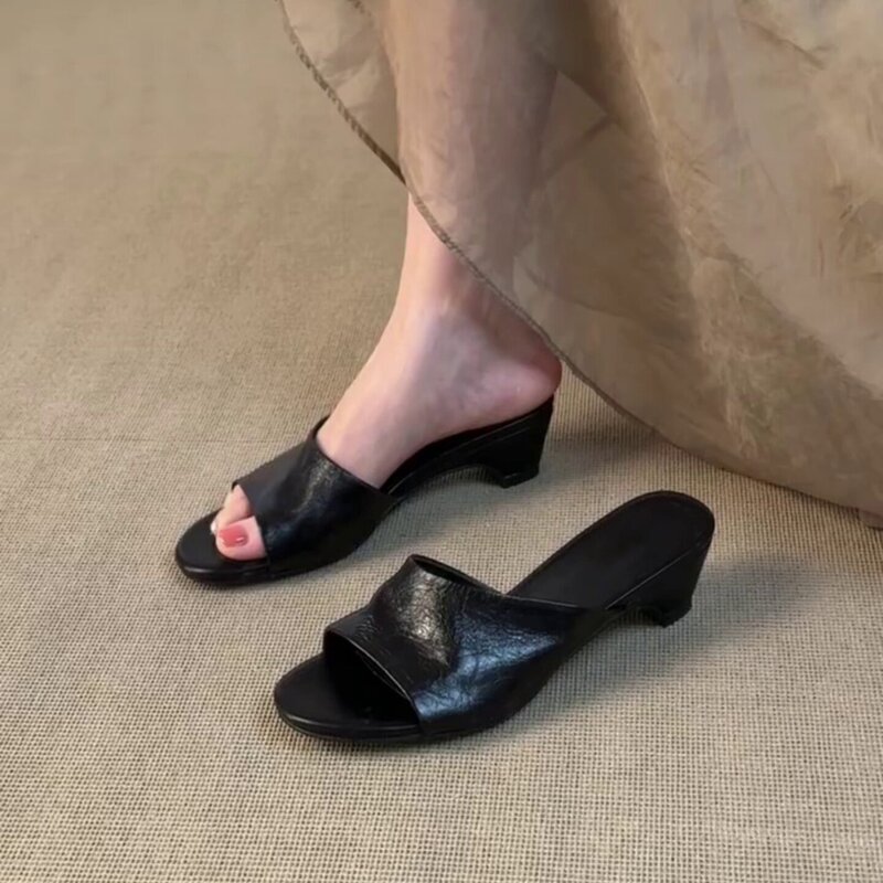 2026 New Style Fish-Mouth Mule Slippers for Women, Medium Heel, Chunky Heel, Simple and Comfortable, Versatile One-Strap Sandals for Women