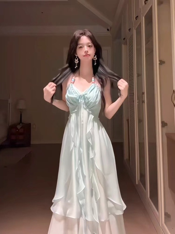 桔梗house海边度假风吊带连衣裙女夏季新款氛围感露背长裙子|undefined