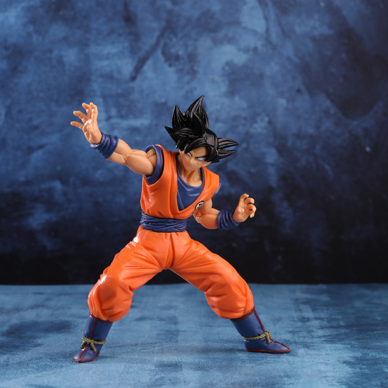 Dragon Ball Free Extremity Sun Wukong Super Four Saiyan Fighting Posture Boxed Hand-made Model Ornaments Wholesale
