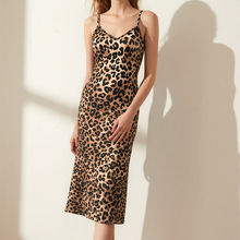 亚马逊批发26春季新款女装豹纹印花无袖露背系带时尚好搭连衣裙