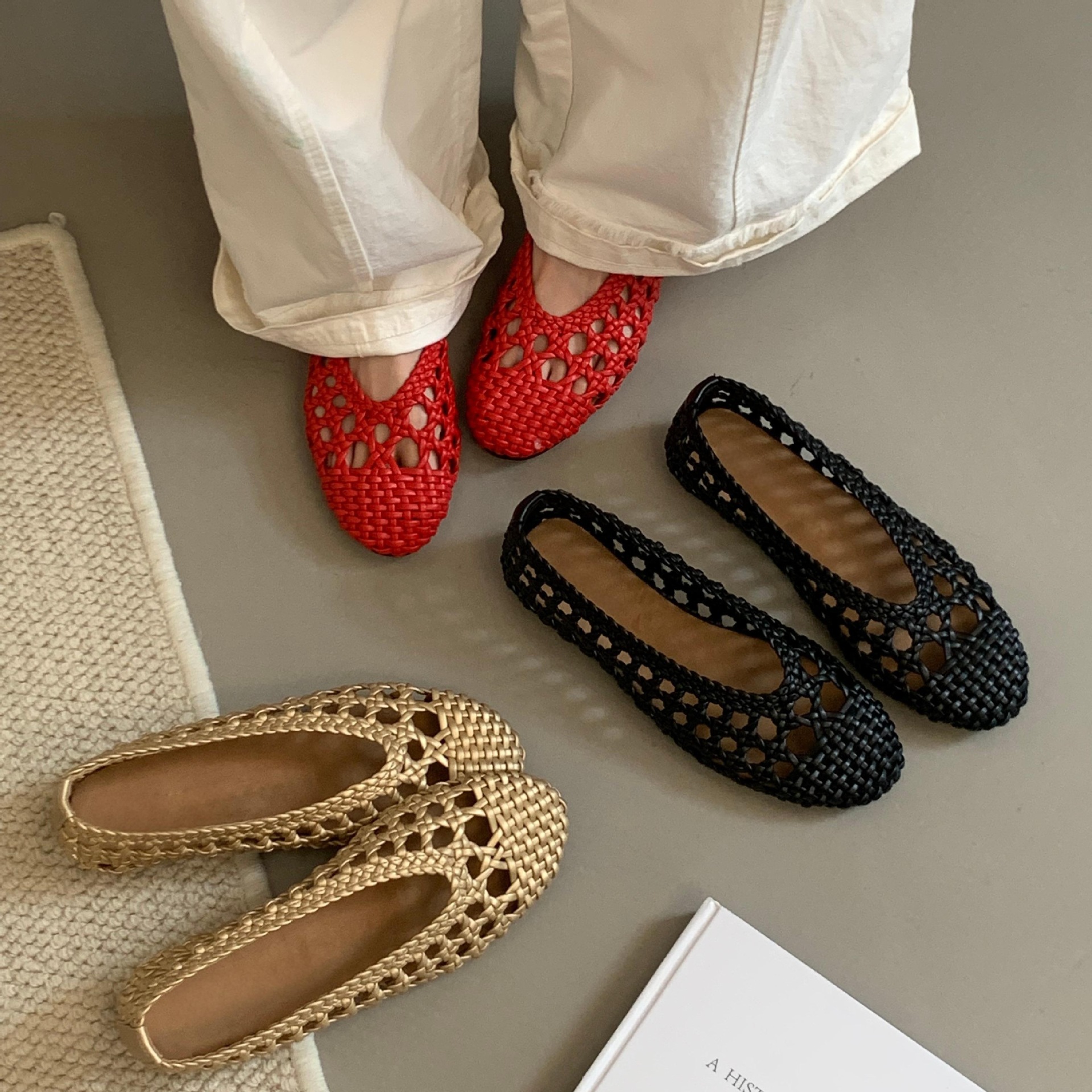 Old money style hollow hand-woven one-line belt high-definition mesh 2025 summer style breathable soft glutinous foot-feeling shallow shoes