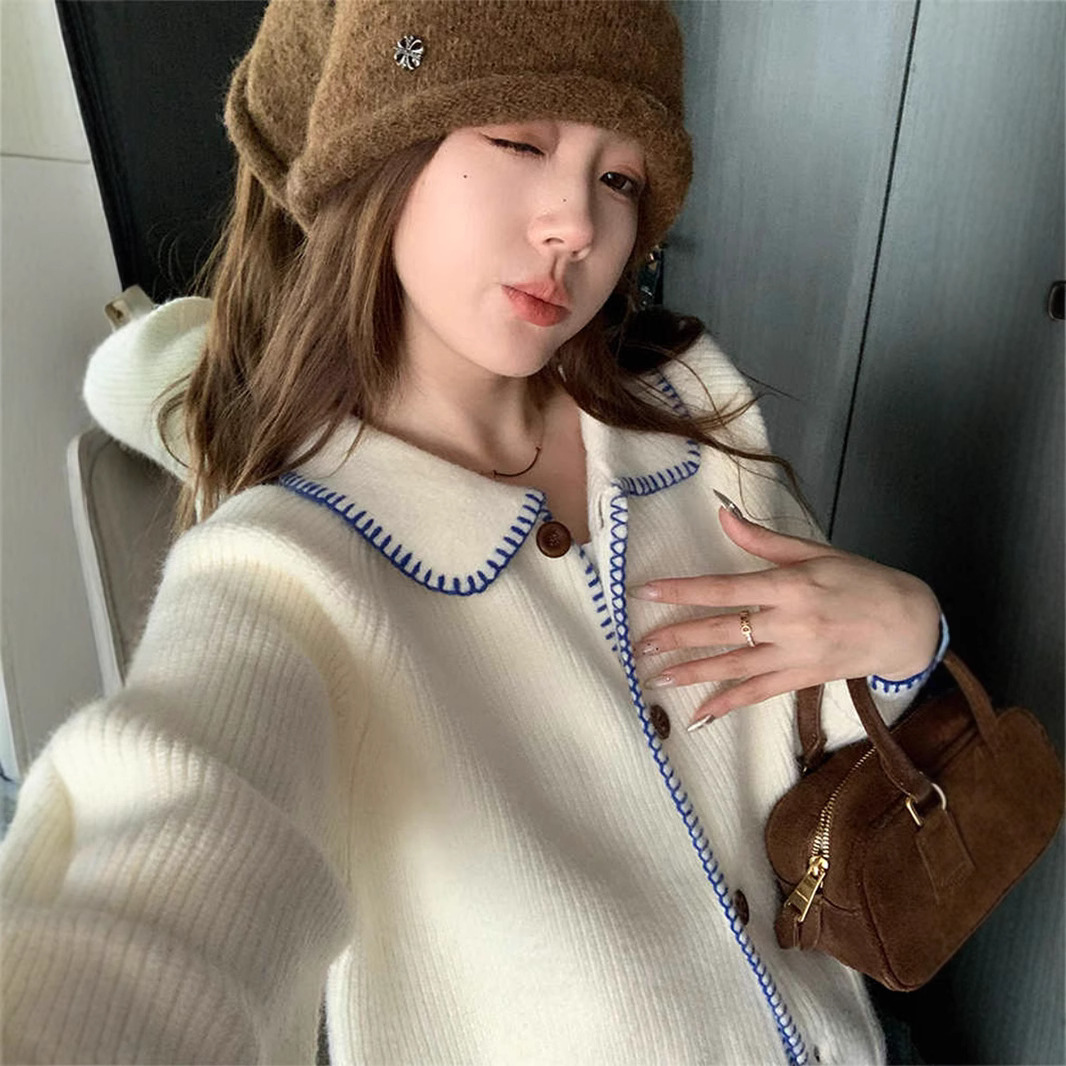임에서 베를린에 늦은 가을 대비 컬러 특별 자수 인형 칼라 스웨터 코트 여성의 겨울 싱글 가슴 달콤한 니트 스웨터