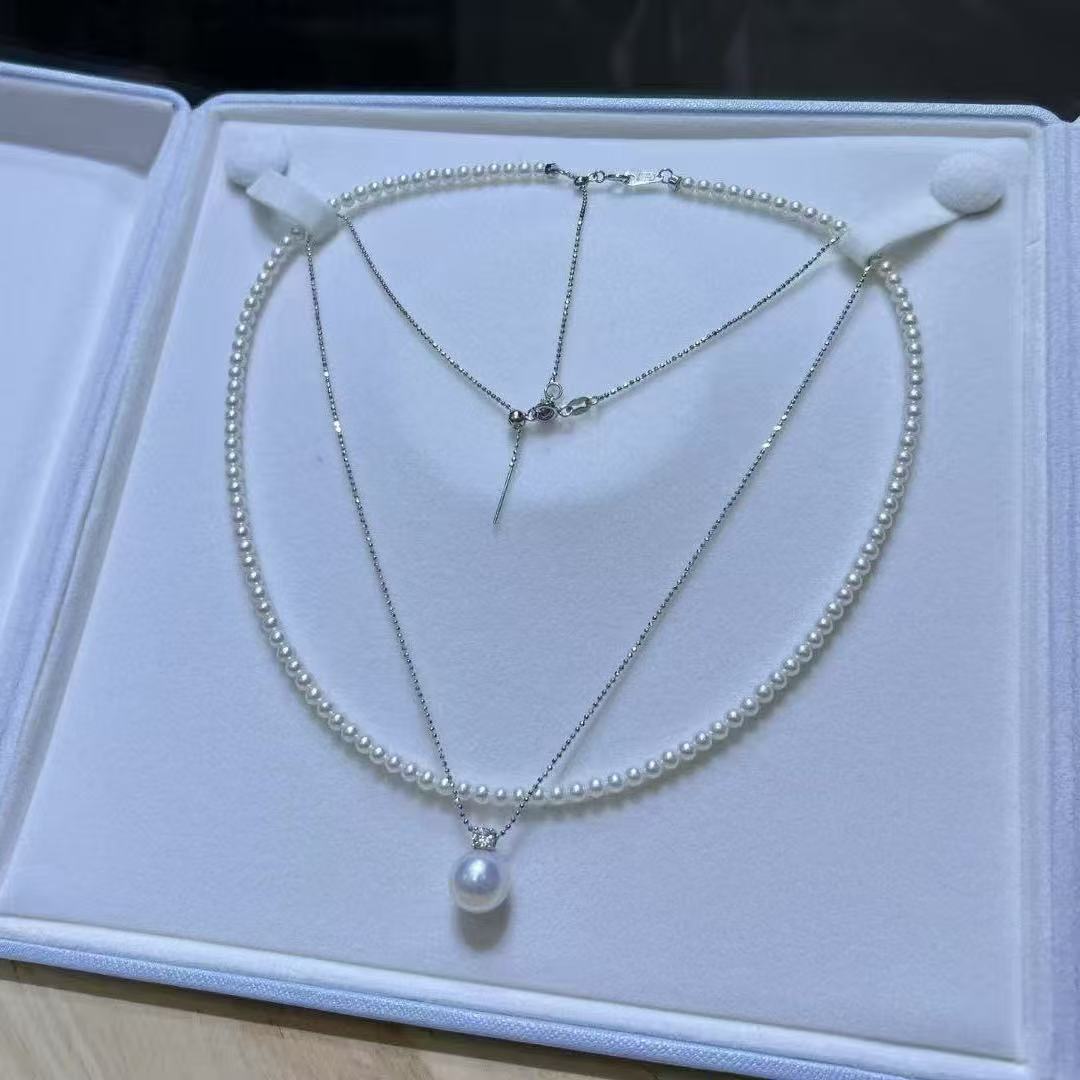 Organic necklace from pearl