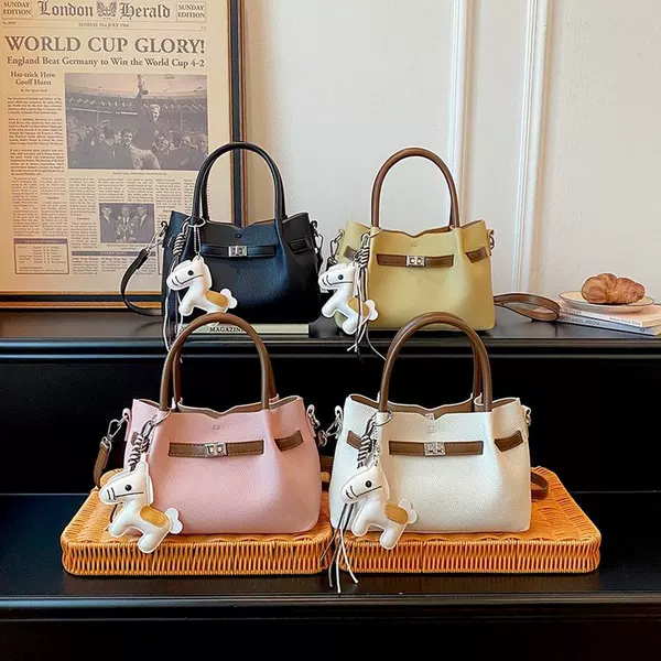 High-quality, stylish tote bag for women, 2026 autumn new collection, trendy and retro design, mini basket bag