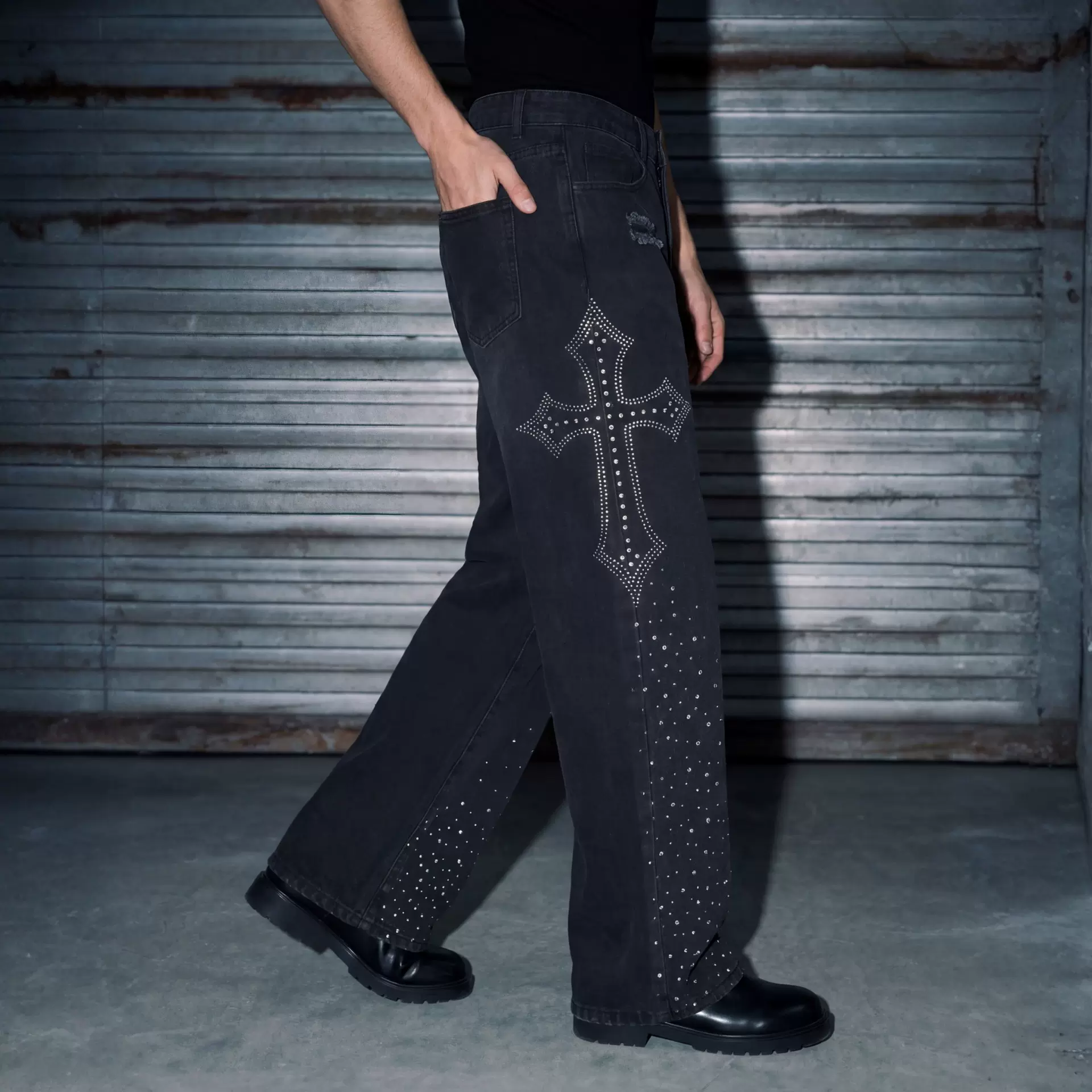 美式复古十字架烫钻满天星黑色宽松阔腿牛仔长裤男高街嘻哈暗黑系