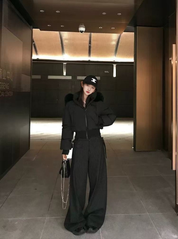 芬兰雪境 冬季毛领连帽收腰加厚短款羽绒棉服女|undefined