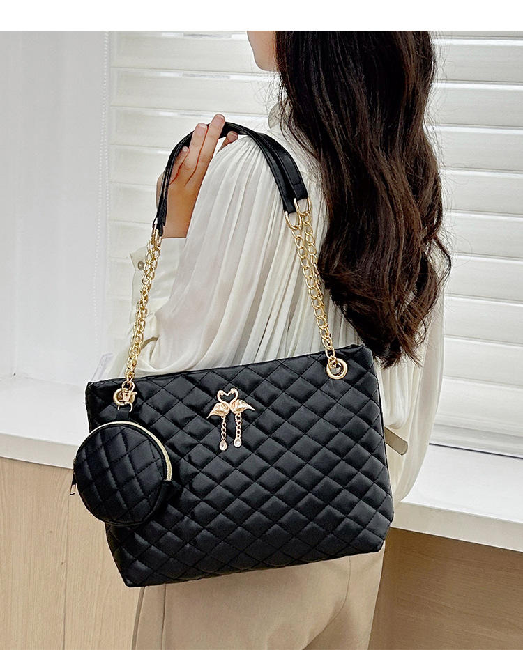 Street, Shopping Occasion Women's Medium Pu Leather Color Block Solid Color Classic Style Streetwear Sewing Thread Square Zipper Tote Bag