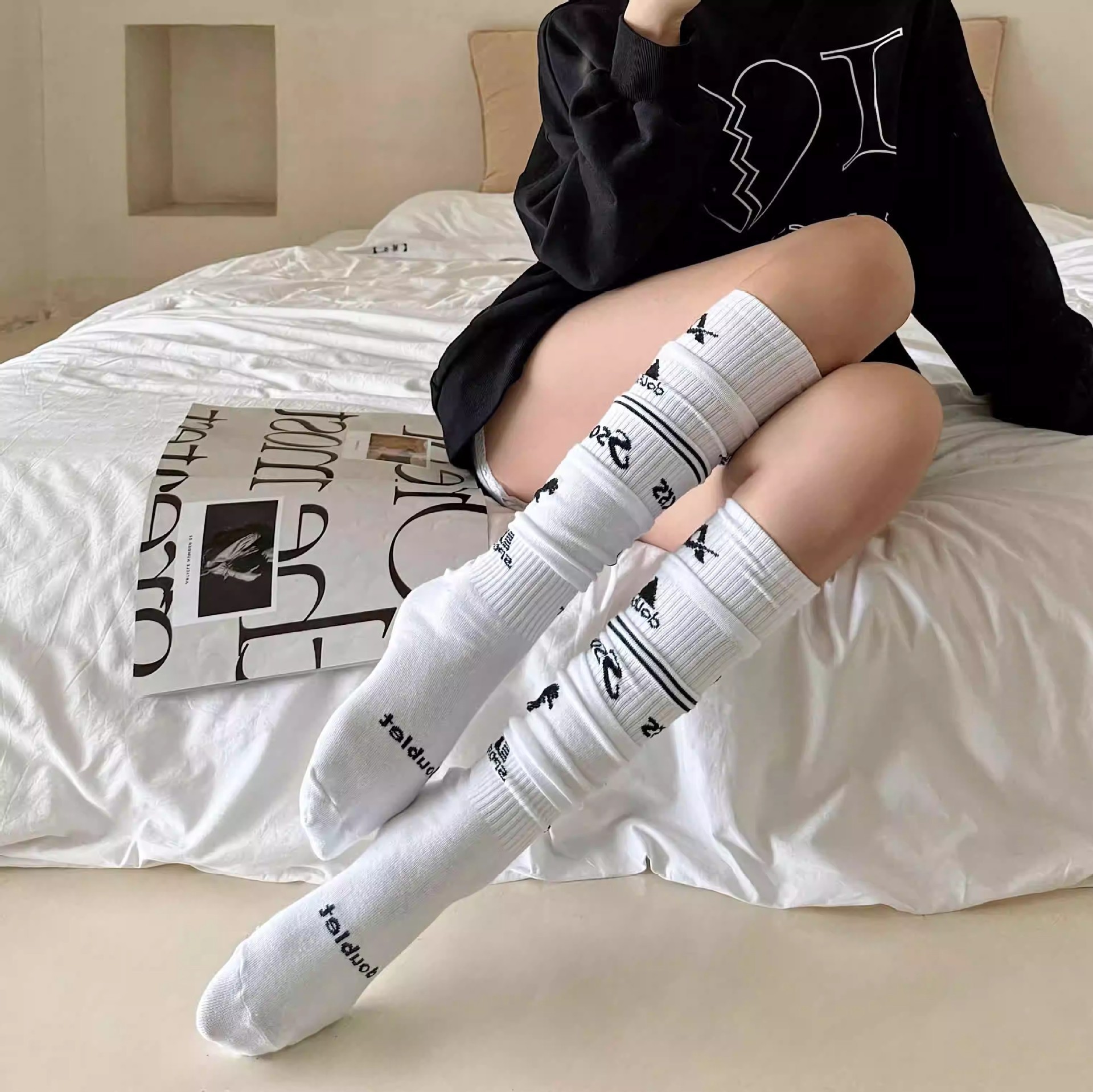 字母小腿袜多层式分层叠加拼接运动风甜酷辣妹足球袜长筒堆堆长袜