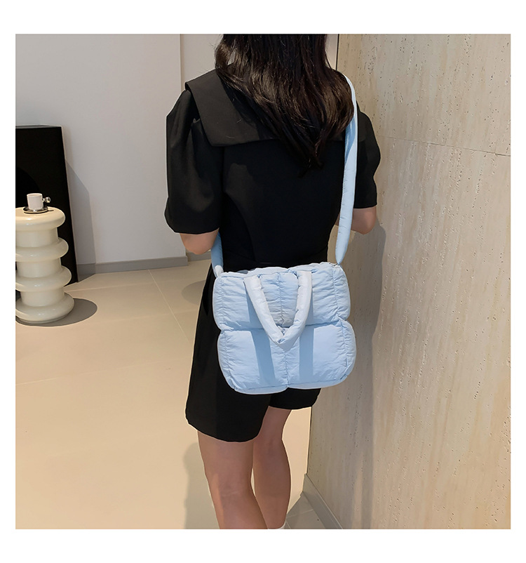 Daily, Shopping Occasion Women's Medium Oxford Cloth Solid Color Classic Style Square Zipper Handbag Crossbody Bag