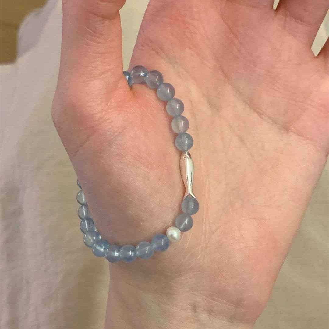 Nuevo diseño de pulsera de estilo chino con un pequeño pez, personalidad simple, temperamento universal, pulsera de nicho para mujeres