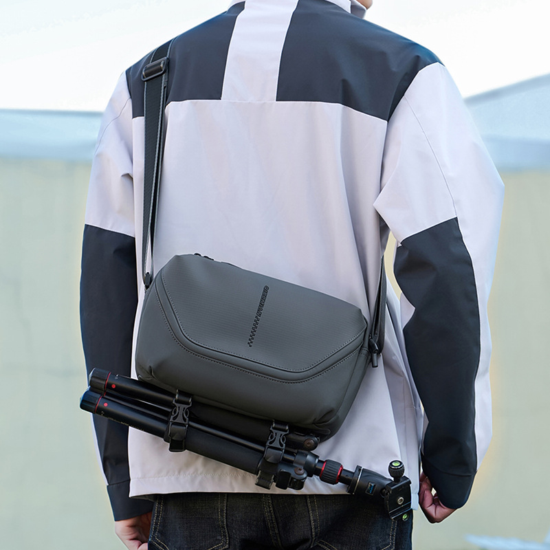 QISEMIAN 새로운 남성 슬렁 카메라 가방 1 기계 2 거울 내부 컨테이너 보관 야외 레저 사진 디지털 가방