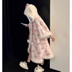 可爱珊瑚绒连帽加厚睡袍女2025冬季新款保暖毛绒家居服可外穿睡裙
