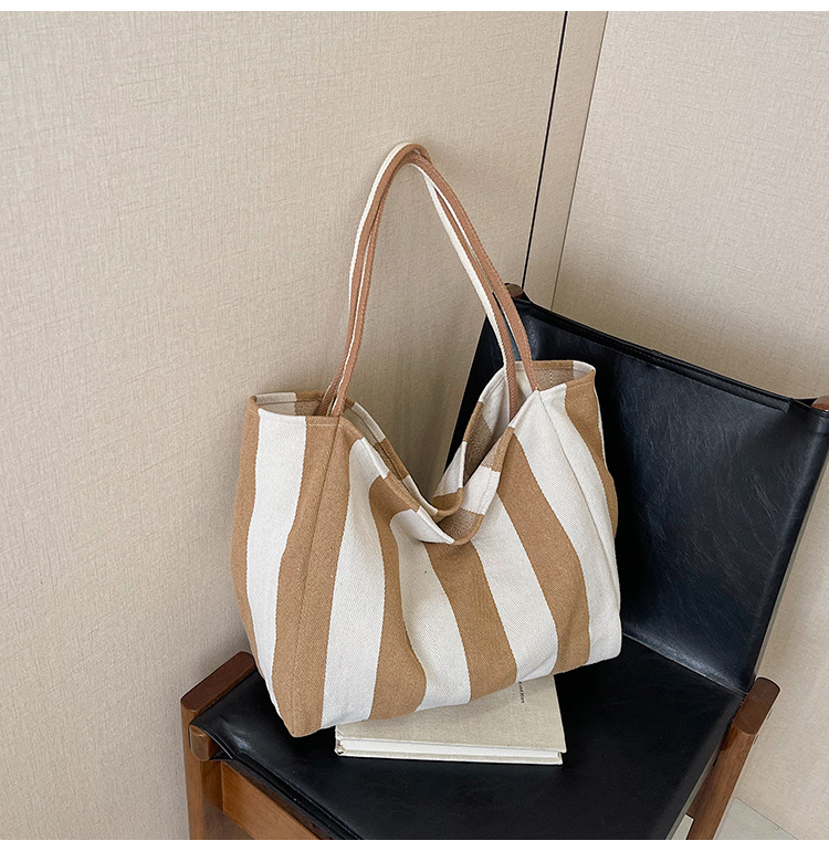 Wide -striped khaki color