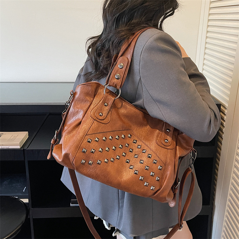 Retro Punk Studded Shoulder Bag For Women Large Capacity Handbag_voghion.com