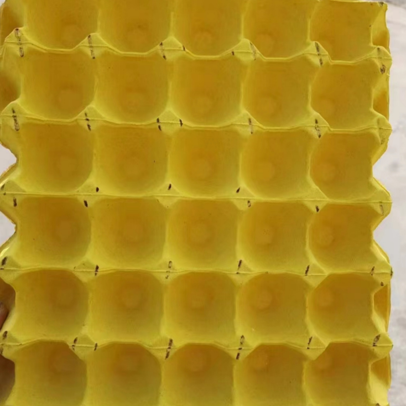 Fabricante de huevos 30 piezas 4 piezas 6 piezas 12 piezas de pulpa huevo bandeja de papel amarillo a prueba de agua a prueba de humedad image 5