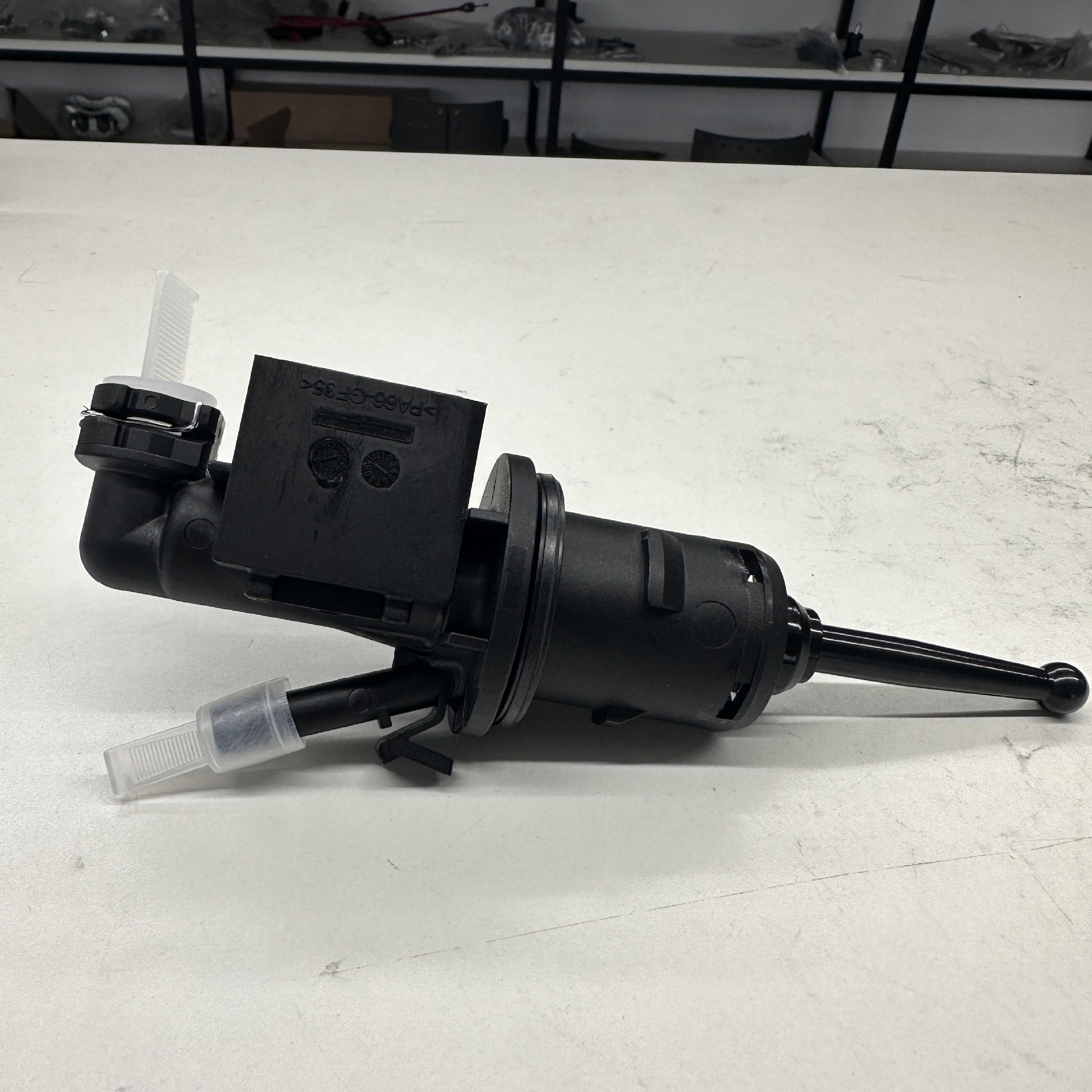Suitable for Volkswagen Golf Clutch Master Cylinder 1K0721388Ab 1K0721388