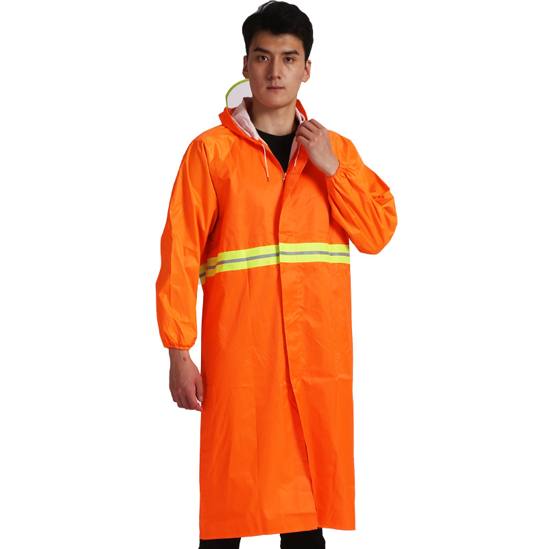 Una chaqueta de lluvia larga y gruesa a prueba de tormentas de todo el cuerpo caminando en servicio sanitario al aire libre chaqueta de lluvia de emergencia reflectante