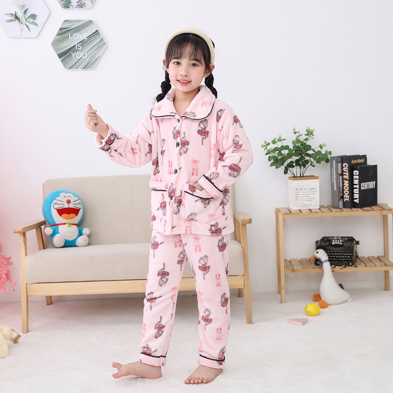 Traje de pijama de franela para niños Otoño e Invierno nuevos niños y Niñas Ropa Para el hogar traje ropa para padres e hijos forrada de lana engrosada ropa para niños