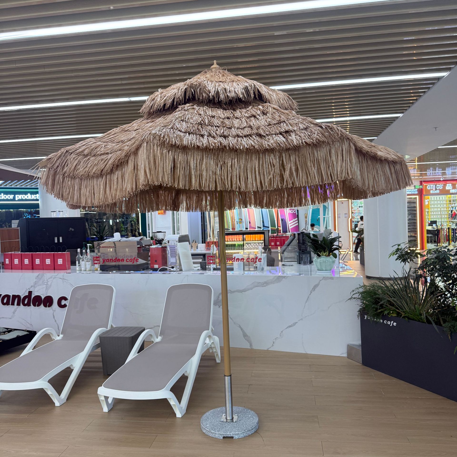 Simulated straw center column umbrella